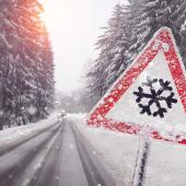 warnschild wegen dem Schneefall